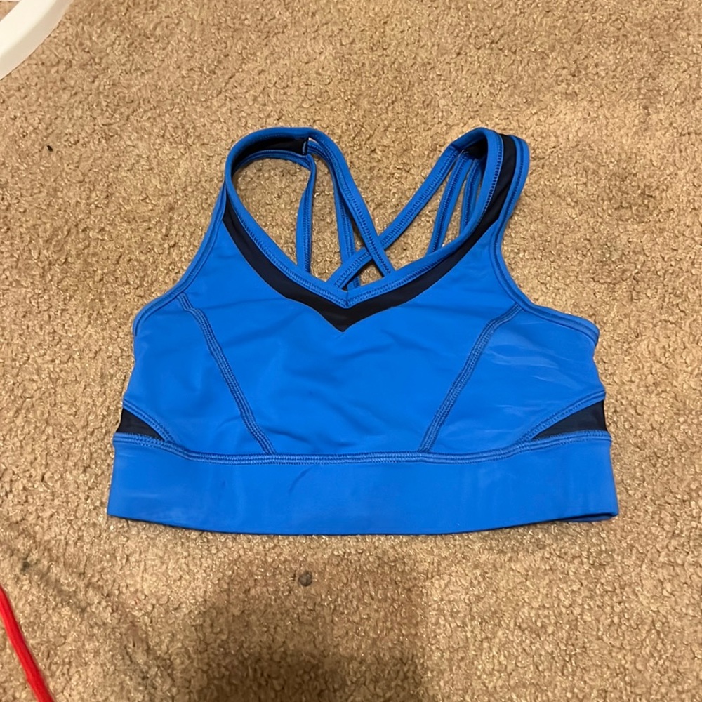 The tag have been cut off but is in great condition